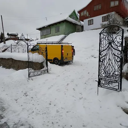 Guest house U Daryny Yablunytsya